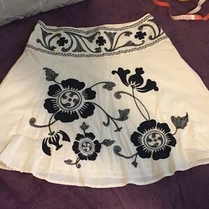 NWOT Vintage Bandolino Cotton Lined embroidered Women’s Skirt